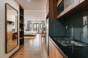 Railway Apartment Balcony 6FL Old Quarter HoanKiem Lake